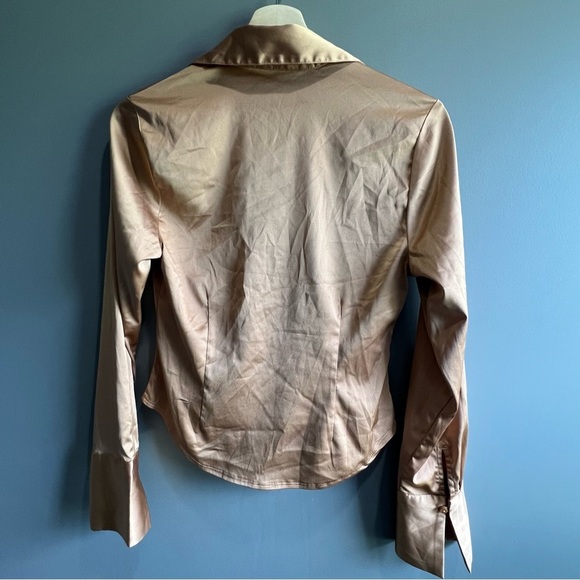 Abercrombie & Fitch Gold Ruched Button Down Long sleeve Shirt - Picture 5 of 11